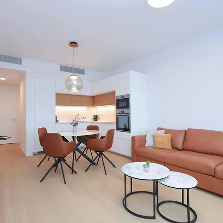 Skypark Tower 4, Free Parking And Beautiful Views Апартаменты *