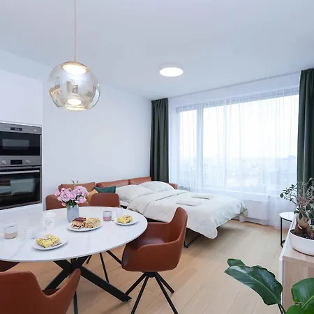 Apartment Skypark Tower 4, Free Parking And Beautiful Views Pressburg