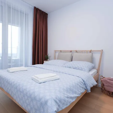 Apartment Skypark Tower 4, Free Parking And Beautiful Views Pressburg