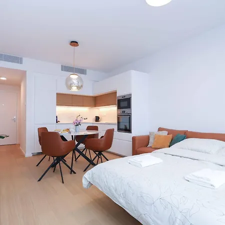 Skypark Tower 4, Free Parking And Beautiful Views * Братислава