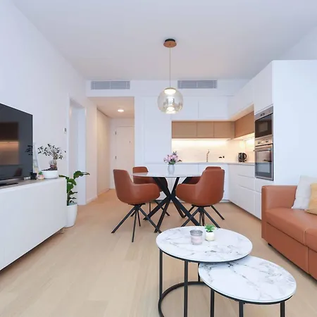 Skypark Tower 4, Free Parking And Beautiful Views Apartamento Bratislava
